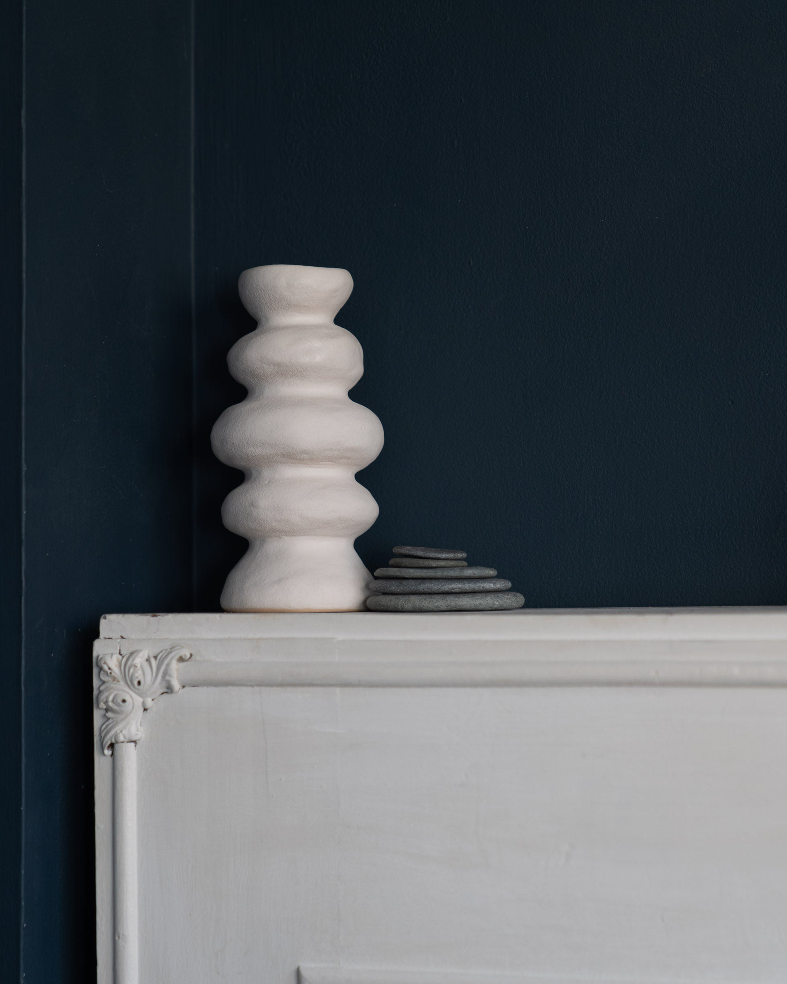 Vase vintage en papier mâché lisse