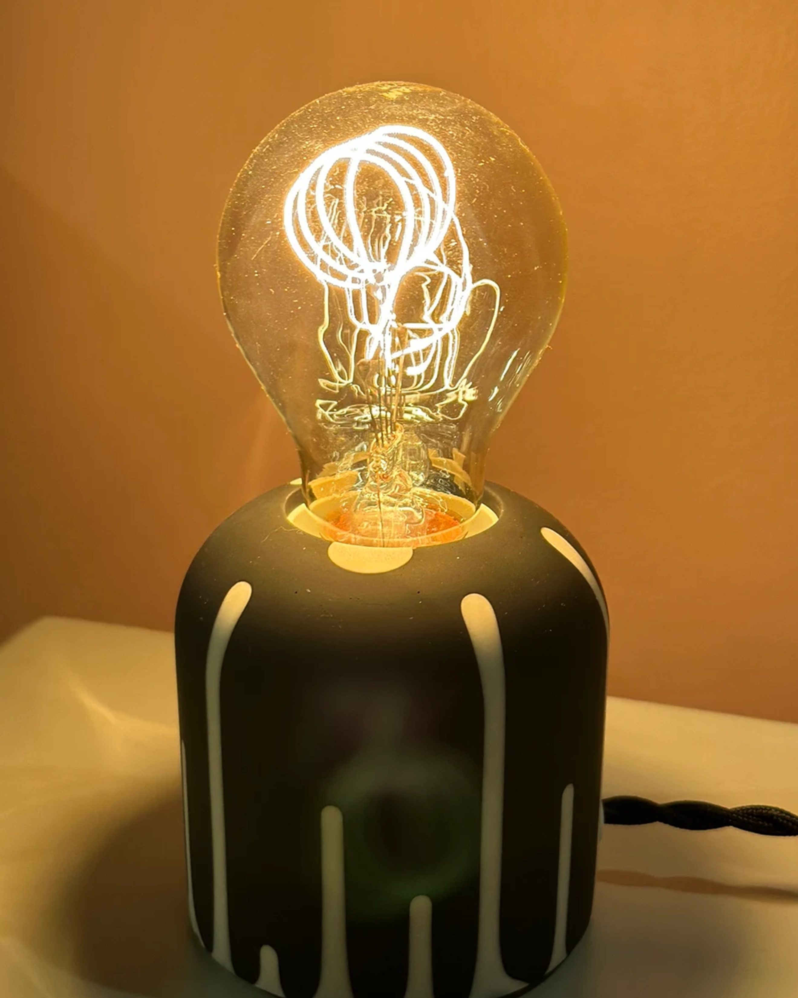 Lampe à Poser – Collection "Drip Art"