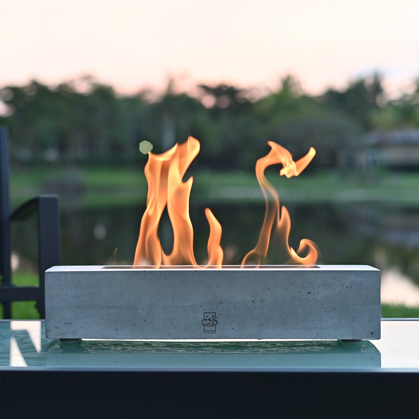 Big Fire Base en béton artisanal